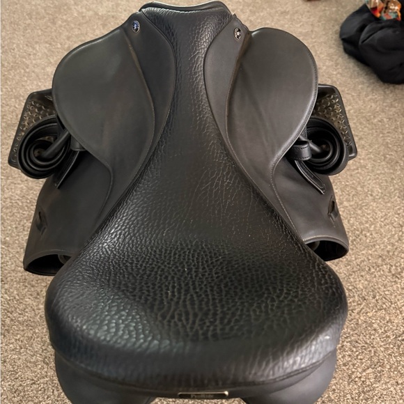 Dover Saddlery Other - Dover Proride Dressage Saddle